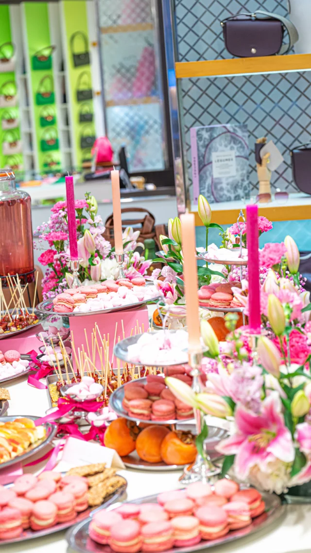 🌸La Team BONARD et l’agence @parentheselab s’est occupé d’organiser 5 brunchs festifs sous le thème de la nouvelle collection de l’emblématique et historique marque @longchamp : PINK! 

🦩 On a dû user d’une bonne dose d’inventivité pour respecter comme nos confrères @pichotte_grazingfood & @lepaturageaixois les directives marketings : les compositions florales , les mets , les supports … EVERYTHING IN PINK! Le défis a été relevé par nos équipes pour livrer en 2 week ends les 5 points de ventes de la région Ile de France et Normandie 

👛Selon vous c’est une réussite ?